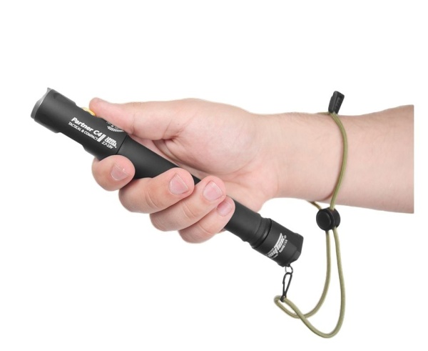 Фонарь Armytek Partner C4 Pro v3 XHP35 Теплый