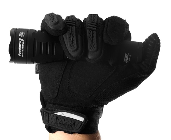 Фонарь Armytek Predator V3 XP-E2 Red